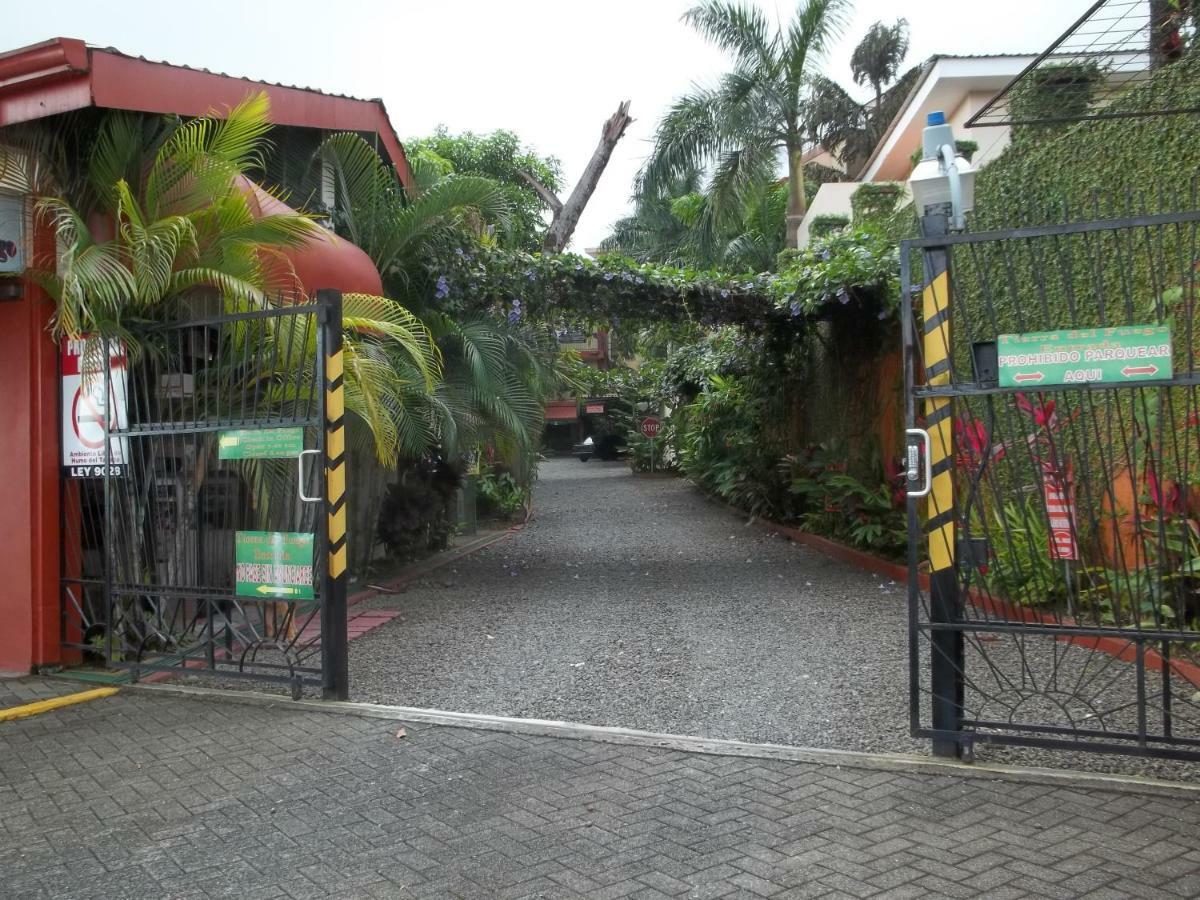 Hotel Tierra Del Fuego La Fortuna Bagian luar foto